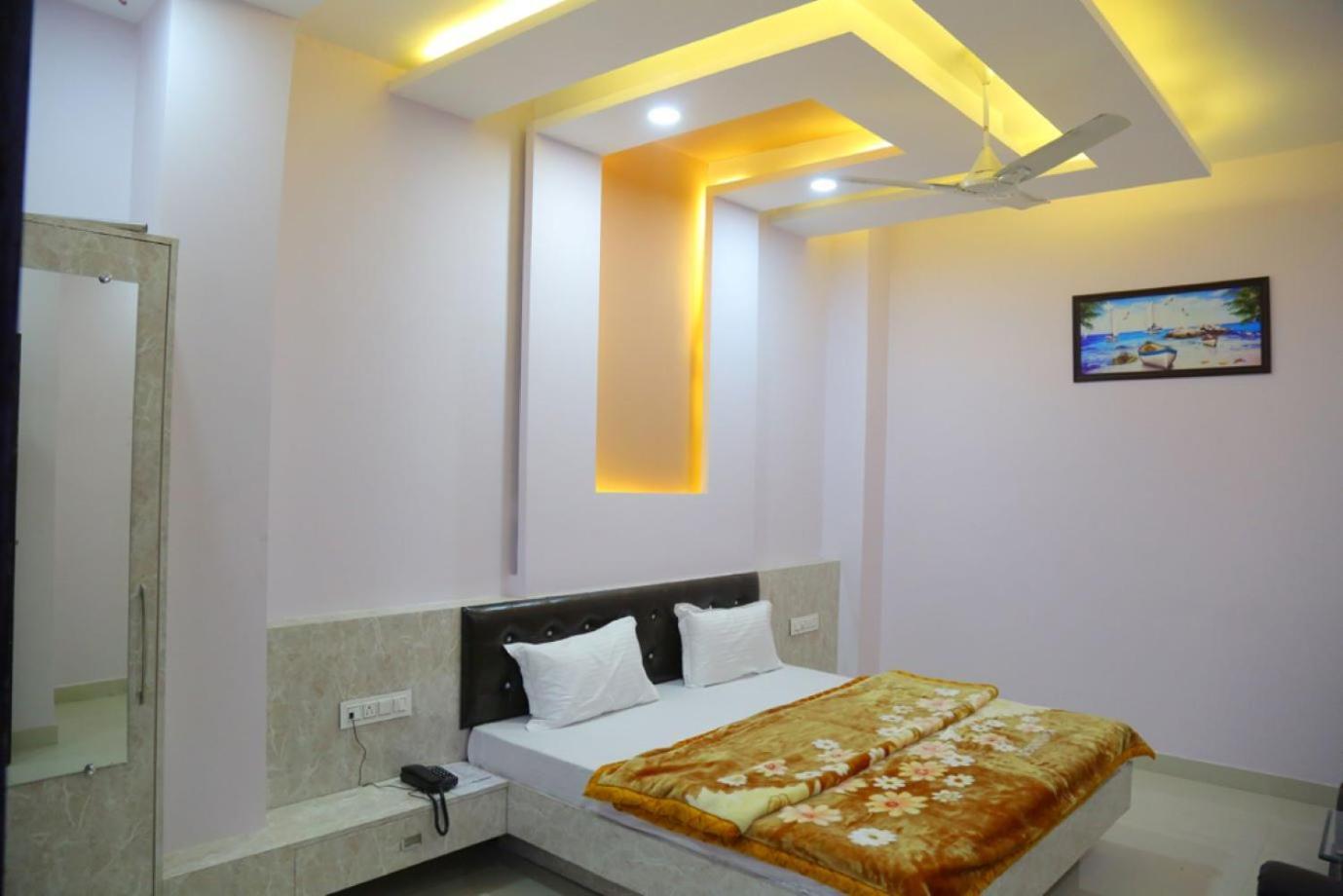 Golden Dreams 3*